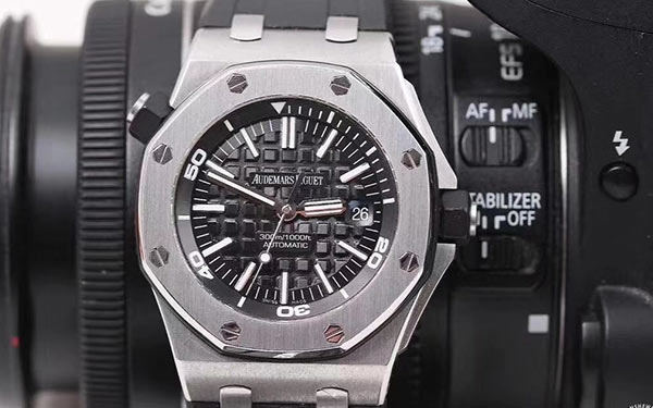 爱彼手表表壳有划痕解决办法 爱彼手表表壳有划痕解决办法