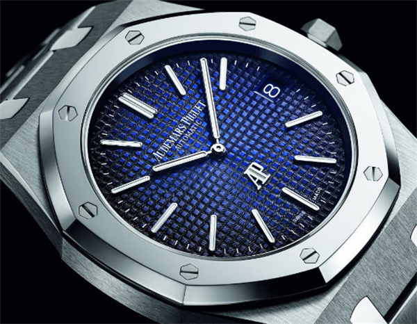 爱彼手表进灰了怎么修复