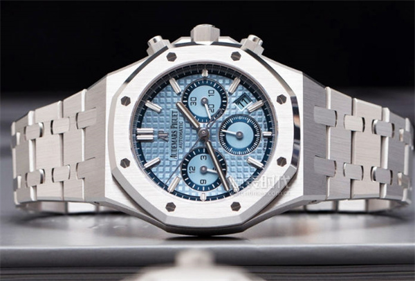 爱彼手表进灰了如何修复