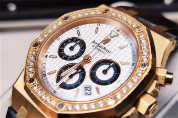 爱彼手表进灰了是啥原因 爱彼手表进灰了是啥原因