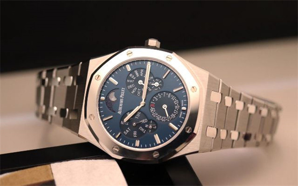 爱彼机芯怎么看新老款