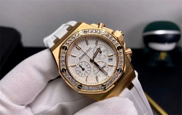 爱彼手表进灰了原因是啥